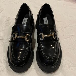 Steve Madden horse bit loafers with lug sole size 6.5 runs closer to a 6